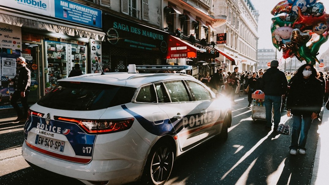 Paris : Onze blessés, dont huit policiers, après un refus d’obtempérer