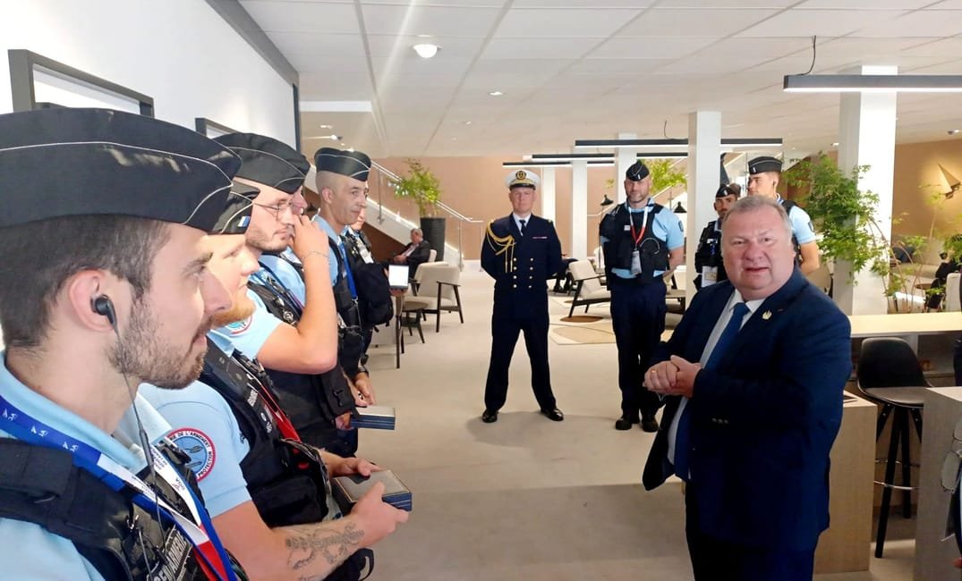 Salon du Bourget : intervention courageuse de sept gendarmes de l’armement